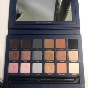 BeautyCounter Ultimate Nudes Eyeshadow Palette